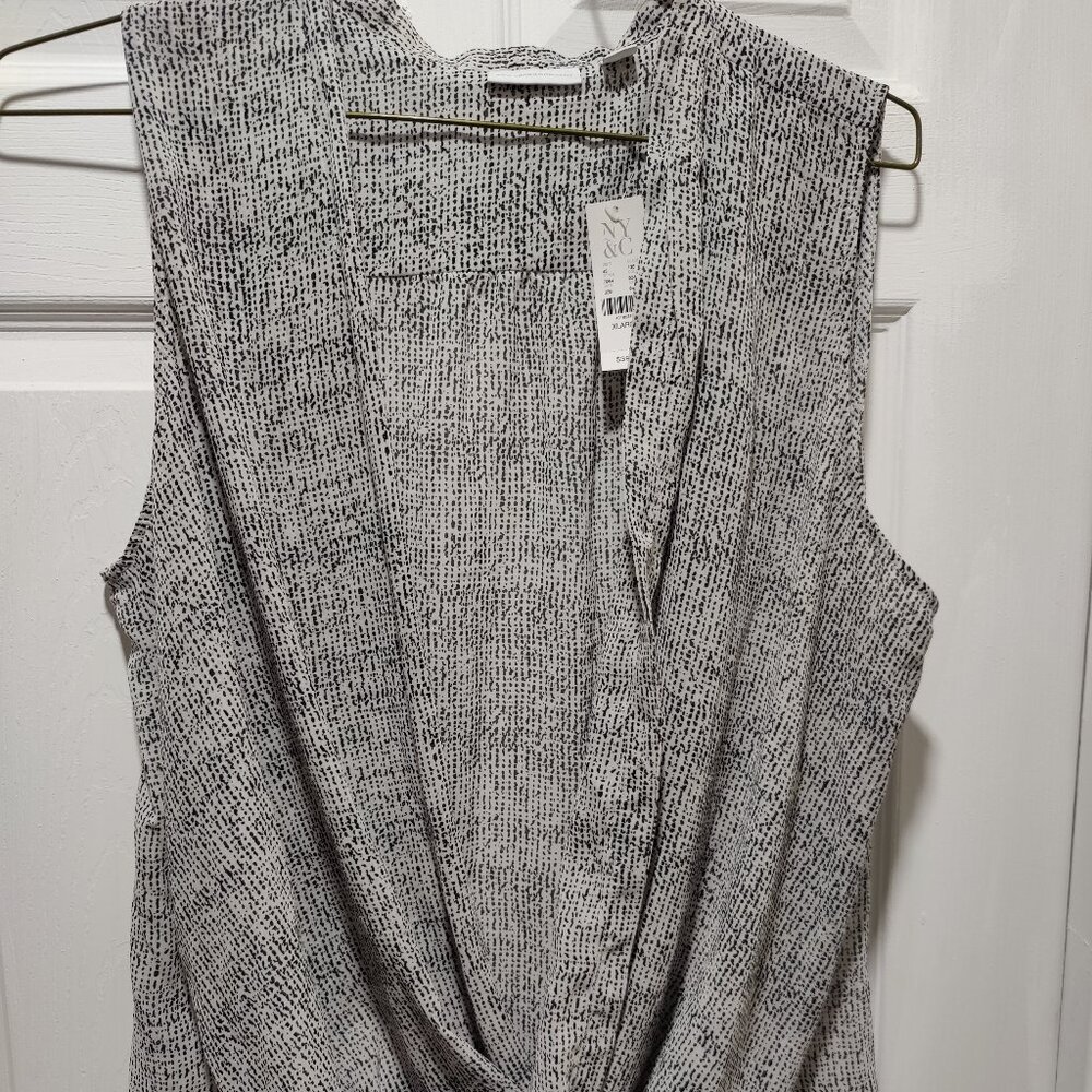 New York & Company Black and white blouse